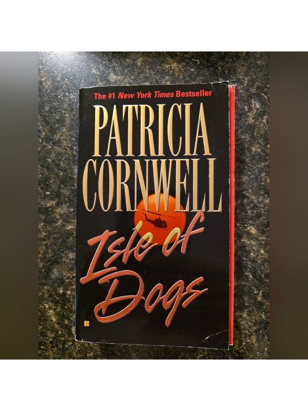 💥4 for $25💥 Isle Of Dogs By Patricia Cornwell